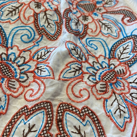 Embroidered Tank Top - Picture 11 of 14